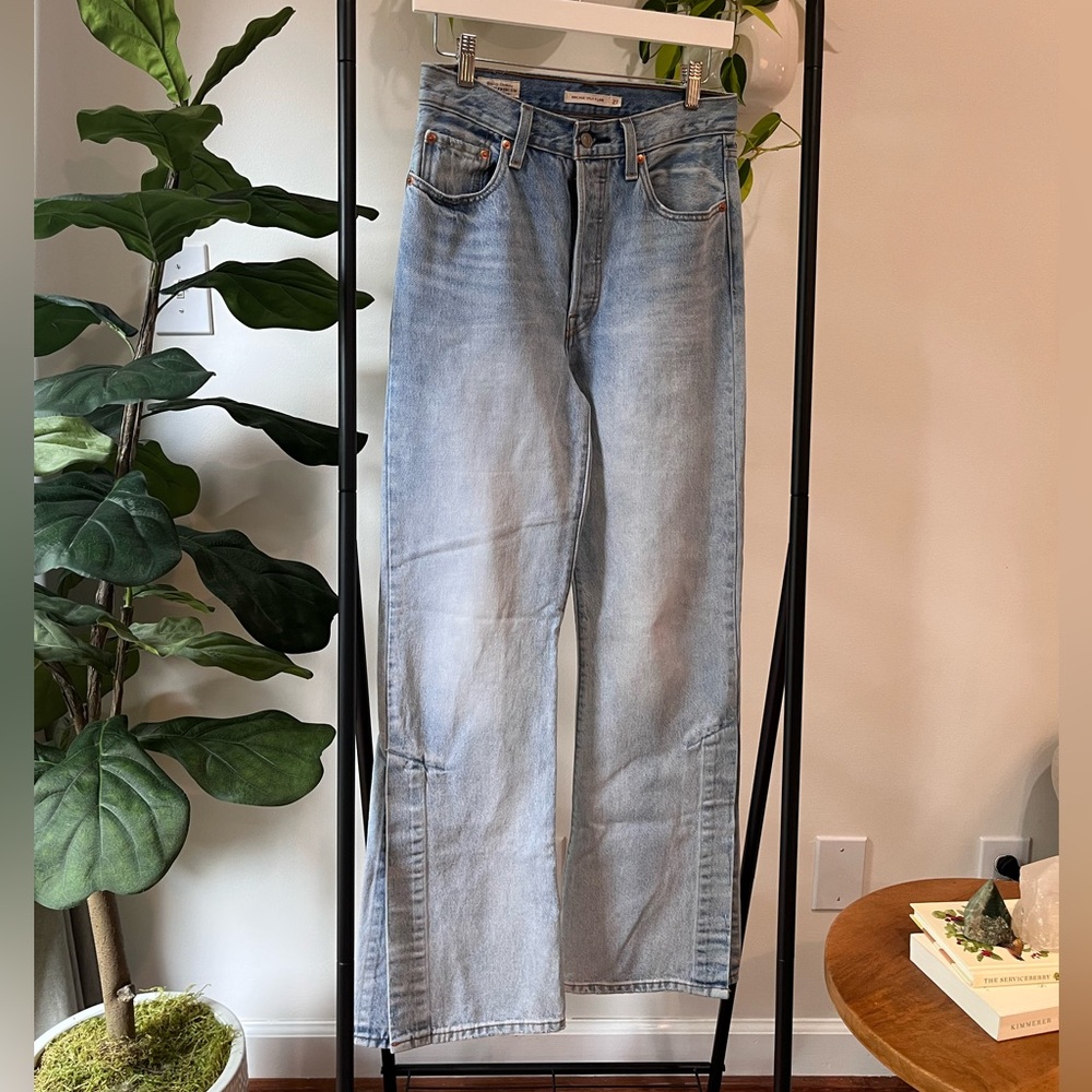 Levi's ribcage split flare size 27
